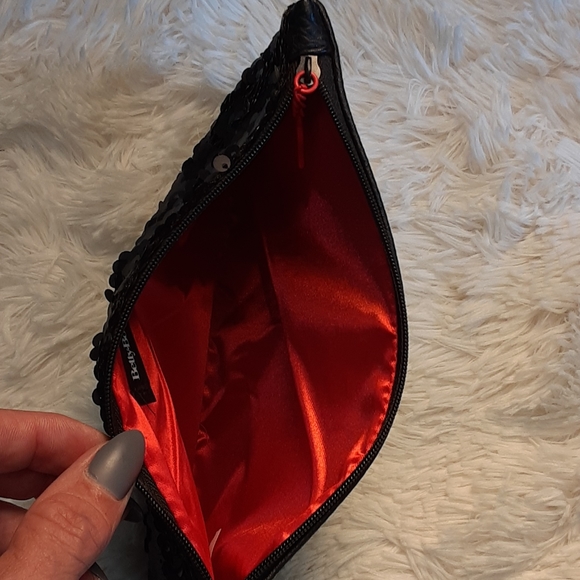 Betty Boop Sequin makeup bag NWOT - Picture 4 of 4